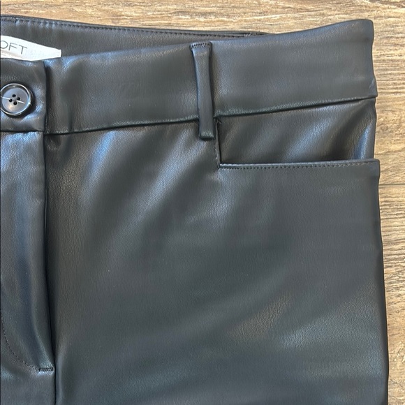 LOFT Women's Size 8 Straight Pants in Faux Leather EUC Sleek Chic - Picture 5 of 10